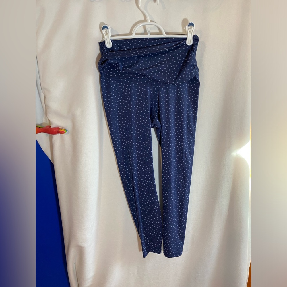 Nike yoga leggings, size medium Polka dots